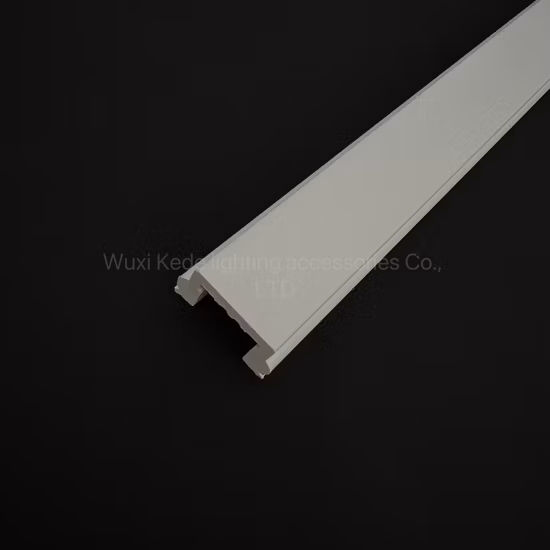 Hochwertiges einzeiliges extrudiertes PVC-Profil aus weißem Kunststoff